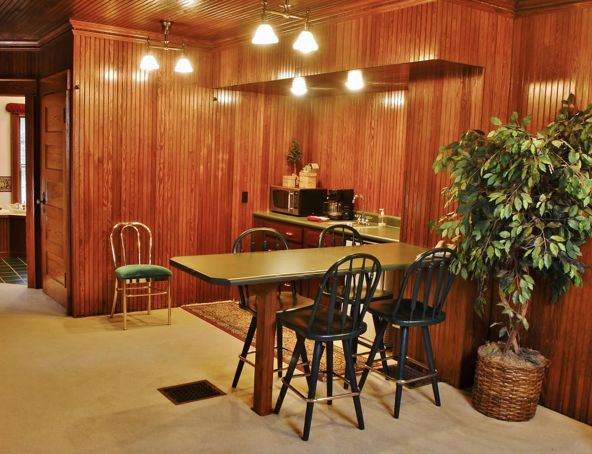 La Porte Arbor Hill Inn מראה חיצוני תמונה