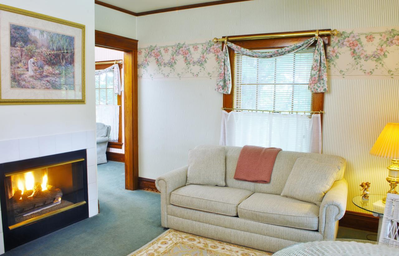 La Porte Arbor Hill Inn מראה חיצוני תמונה