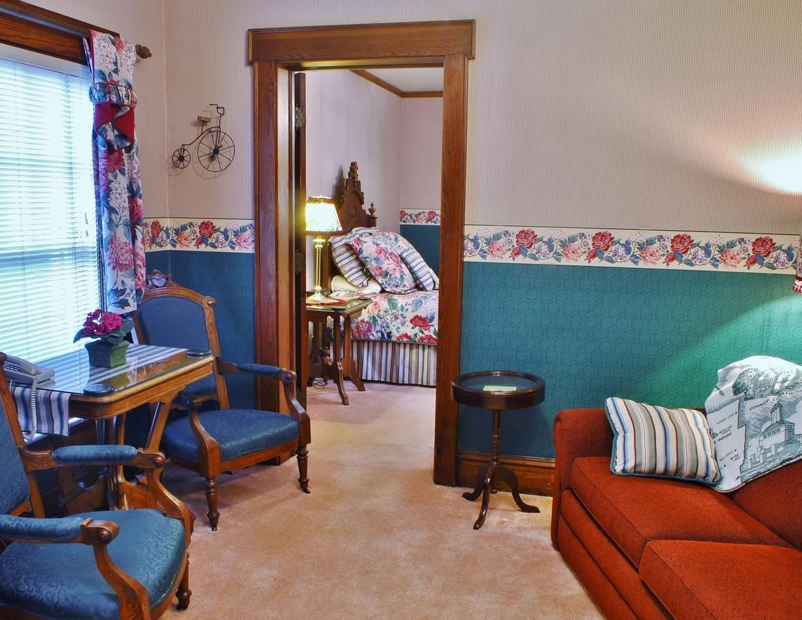 La Porte Arbor Hill Inn מראה חיצוני תמונה